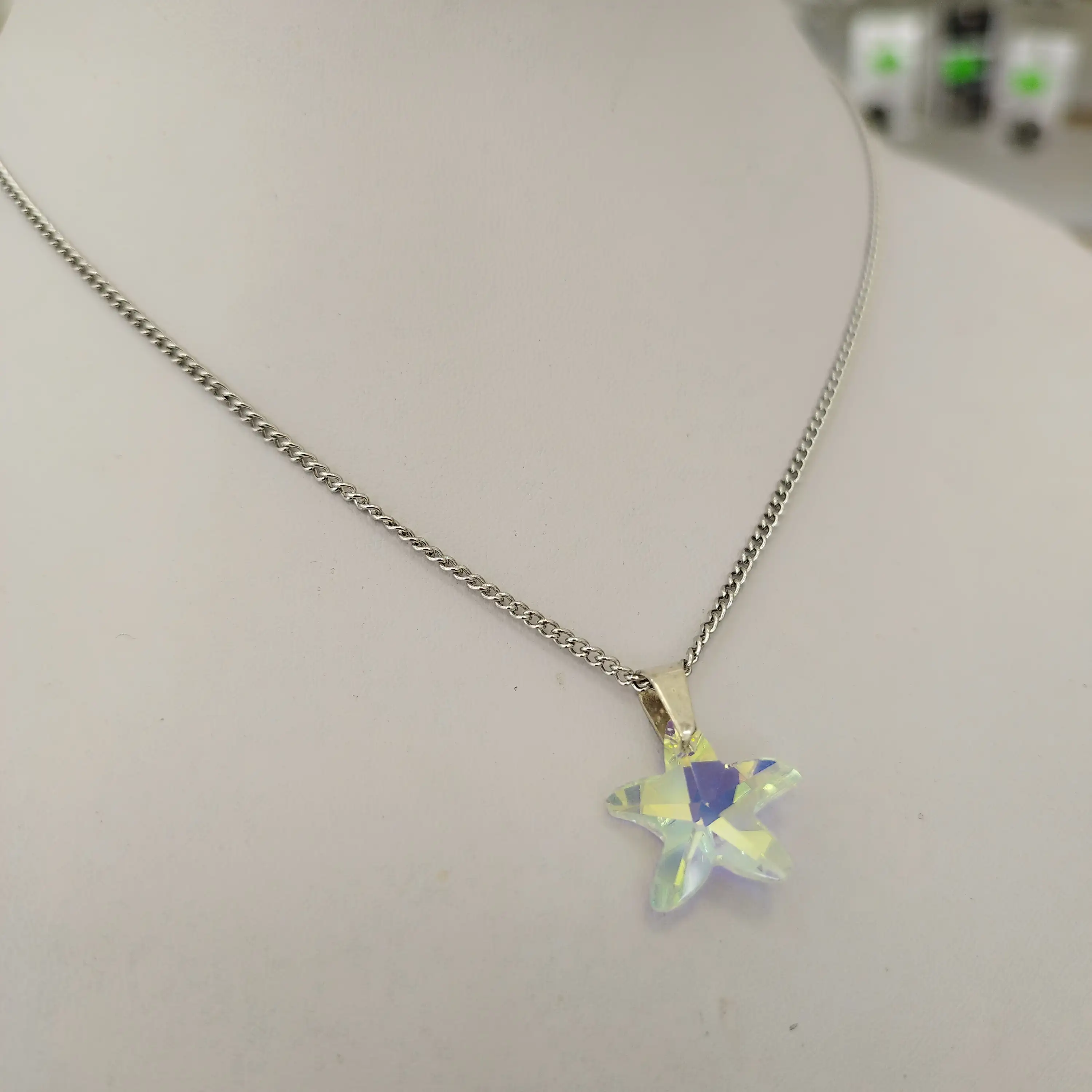 Collar con cristal estrella
