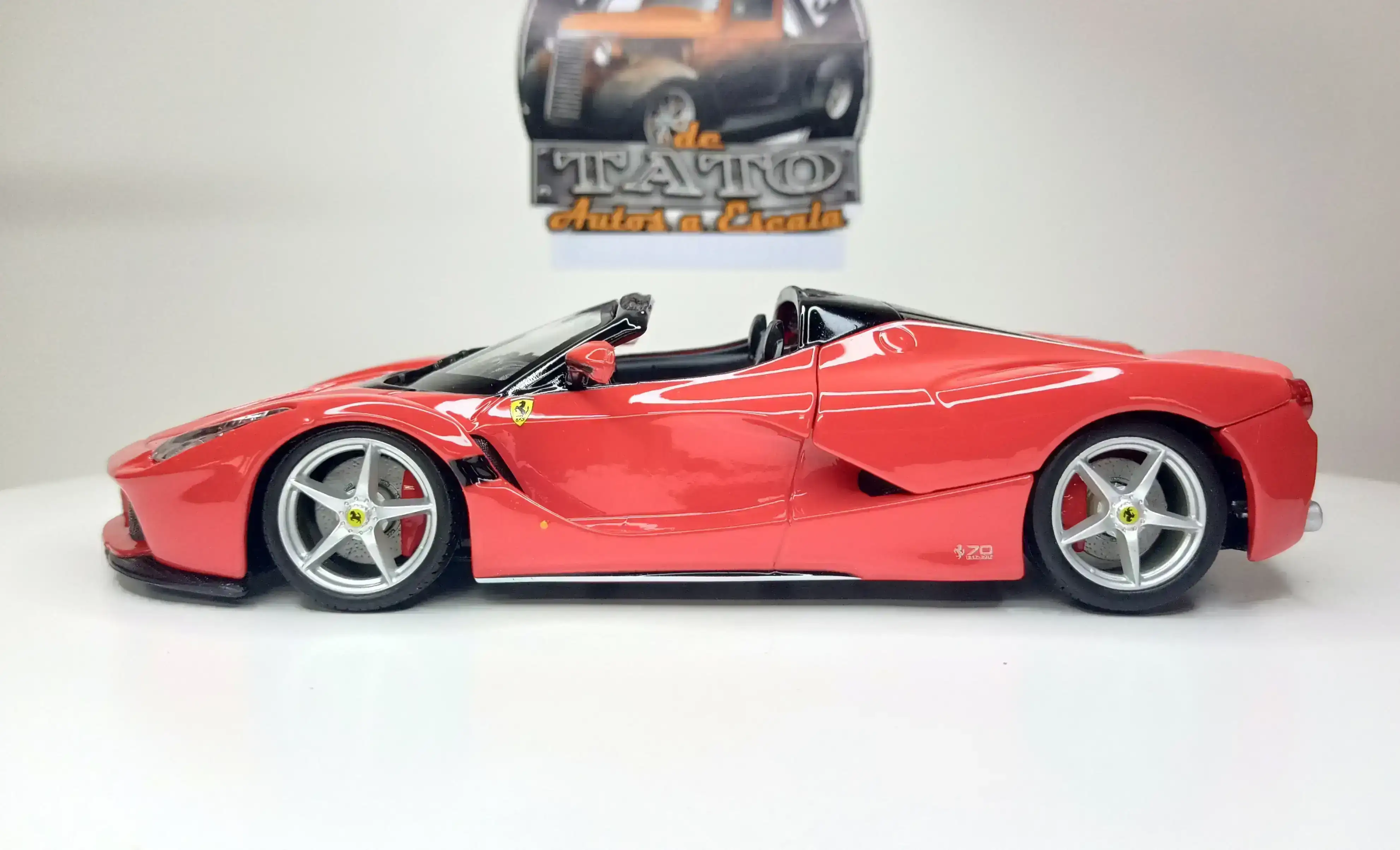 LA FERRARI Aperta 3