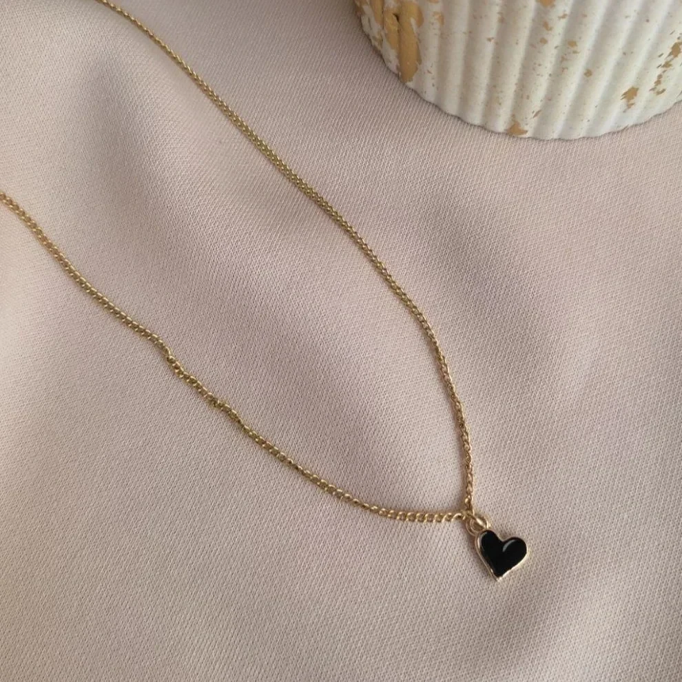 CADENA MINIMALISTA CORAZÓN NEGRO