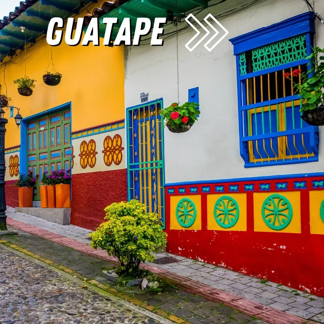 TOUR  EN GUATAPÉ