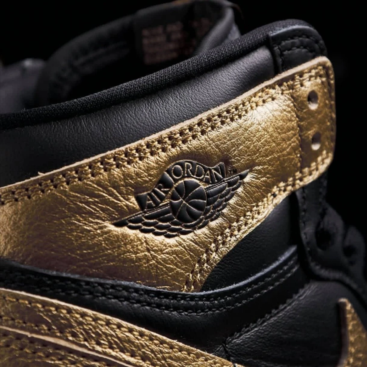 Tenis Air Jordan 1 Retro  2