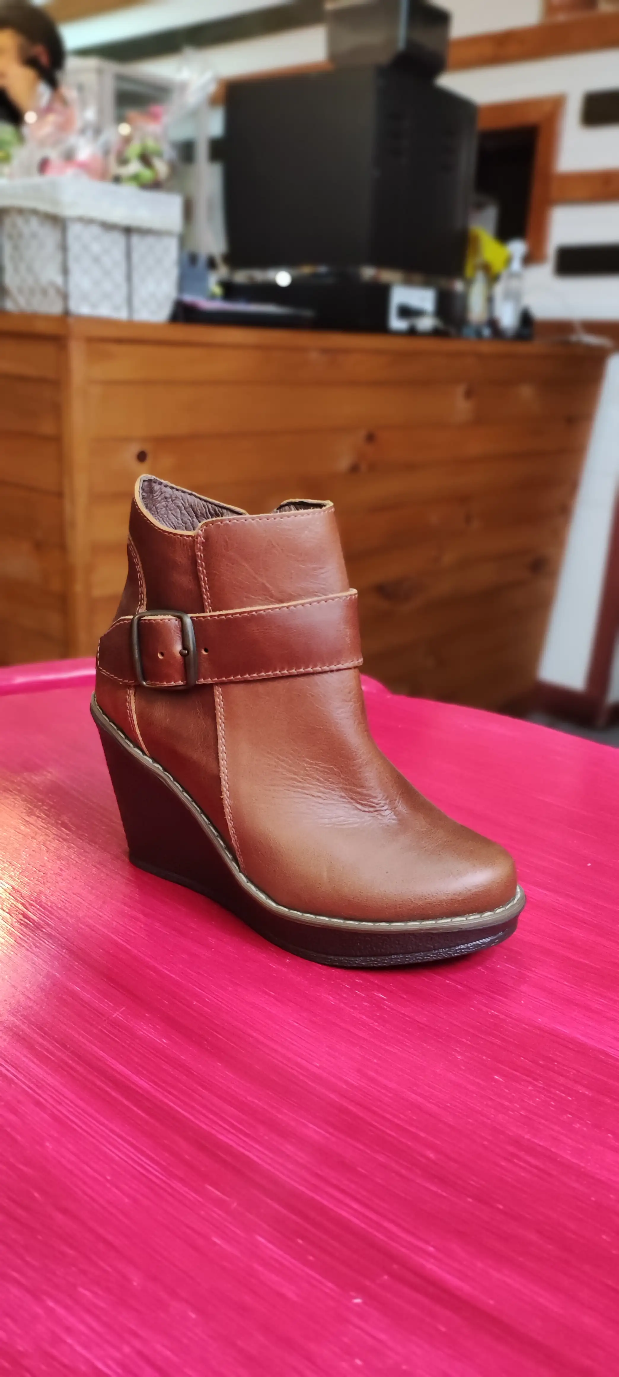Zapato café tacón chino