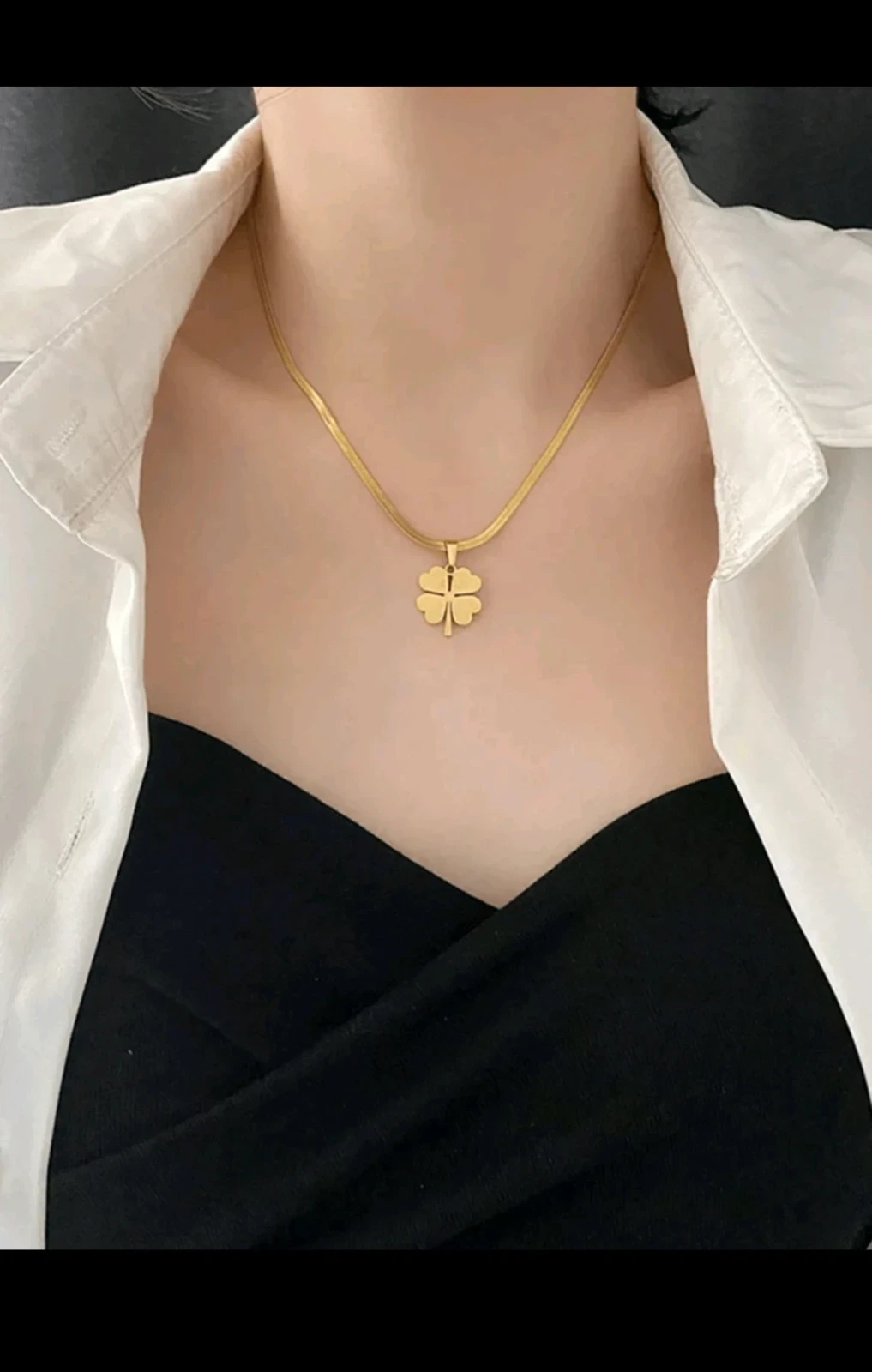 Set de Joyería Trébol de Cuatro Hojas - Cadena y Zarcillos en Acero Inoxidable Baño de Oro 18K 2