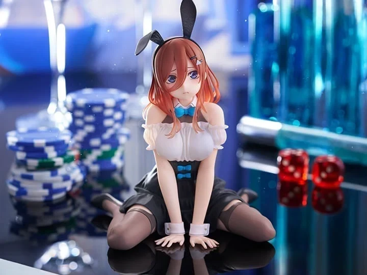 Miku Nakano Desktop Bunnie