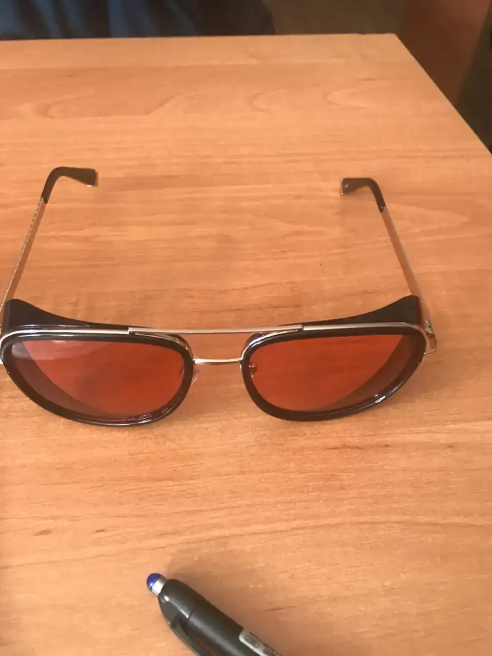 Lentes Stark en color rojo 4
