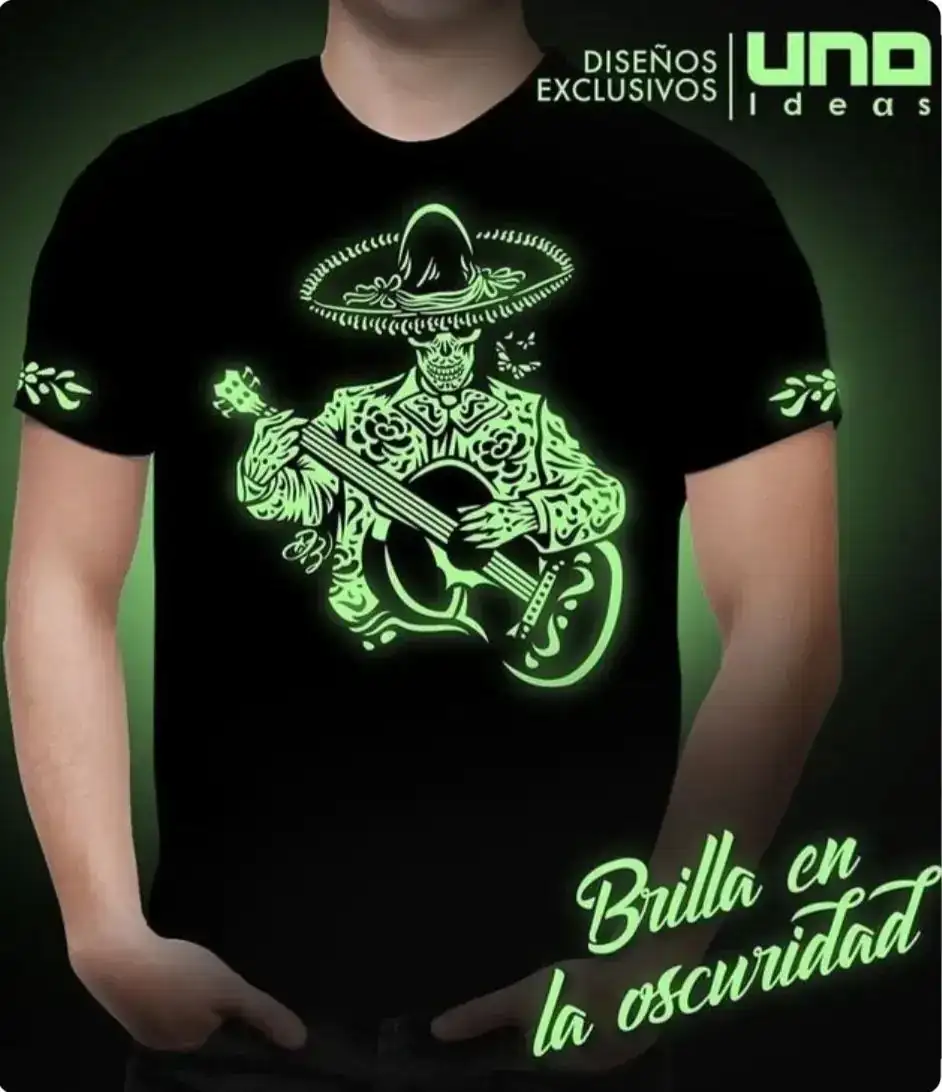 REMERA BRILLA EN LA OSCURIDAD ✨️ 