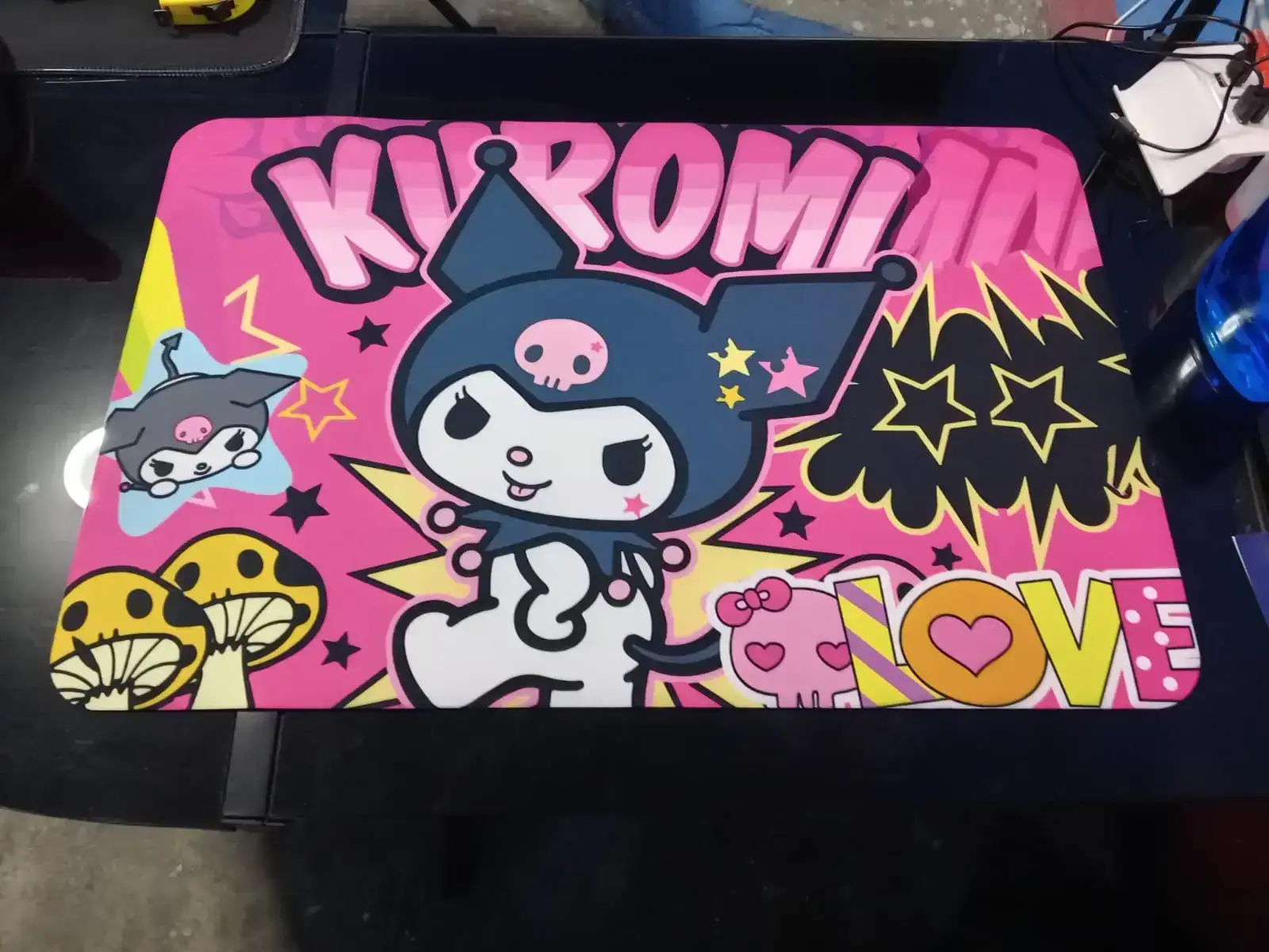 Tapete kuromi y hello kitty