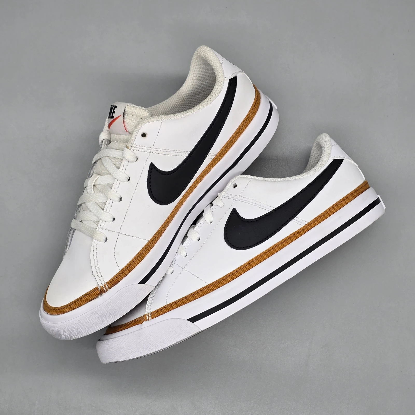 NIKE COURT LEGACY 6