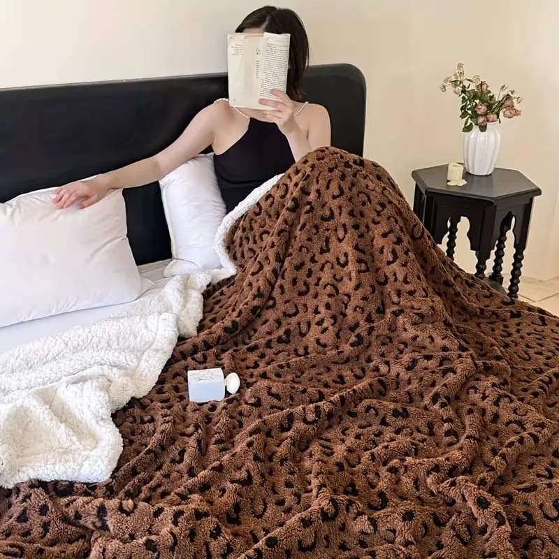 PONCHO DE BORREGO  2