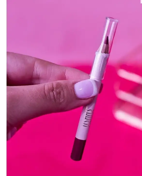Labial + delineador Ushas 3