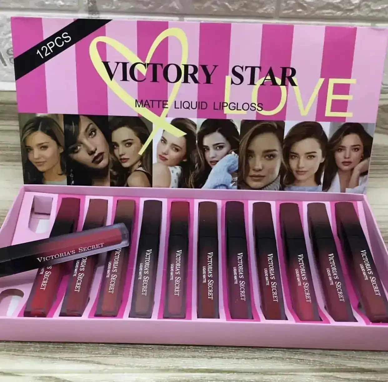 Caja de 12!labiales