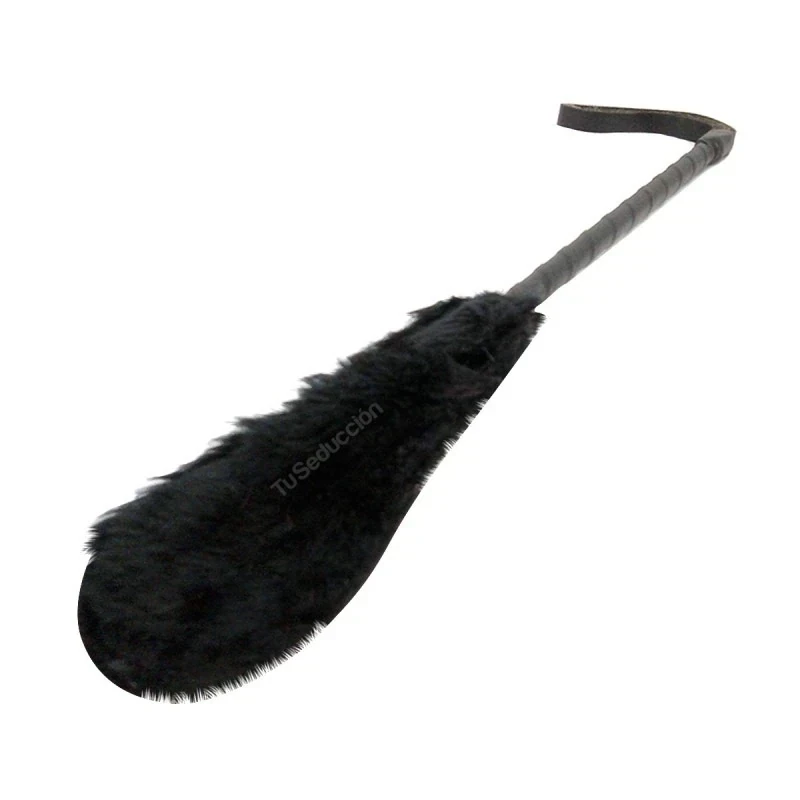 Fusta Azotadora De Cuero con Peluche Negro 3