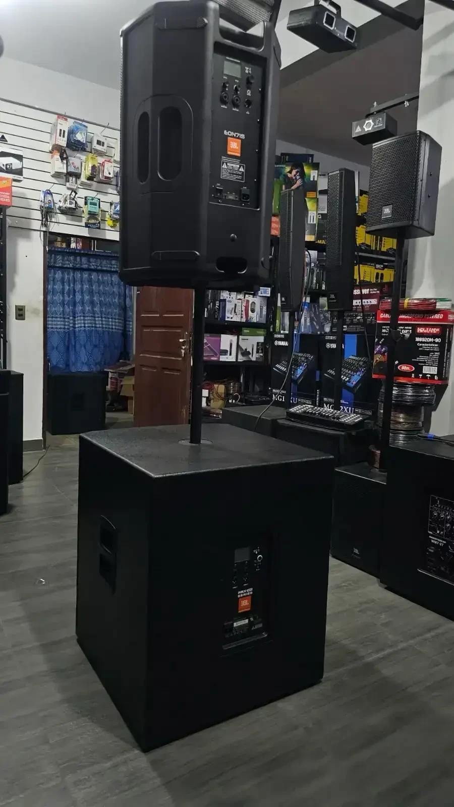 COMBO DE COLUMNA JBL EON 715 BLUETOOTH Y PRX 918XLF BLUETOOTH 💥 2