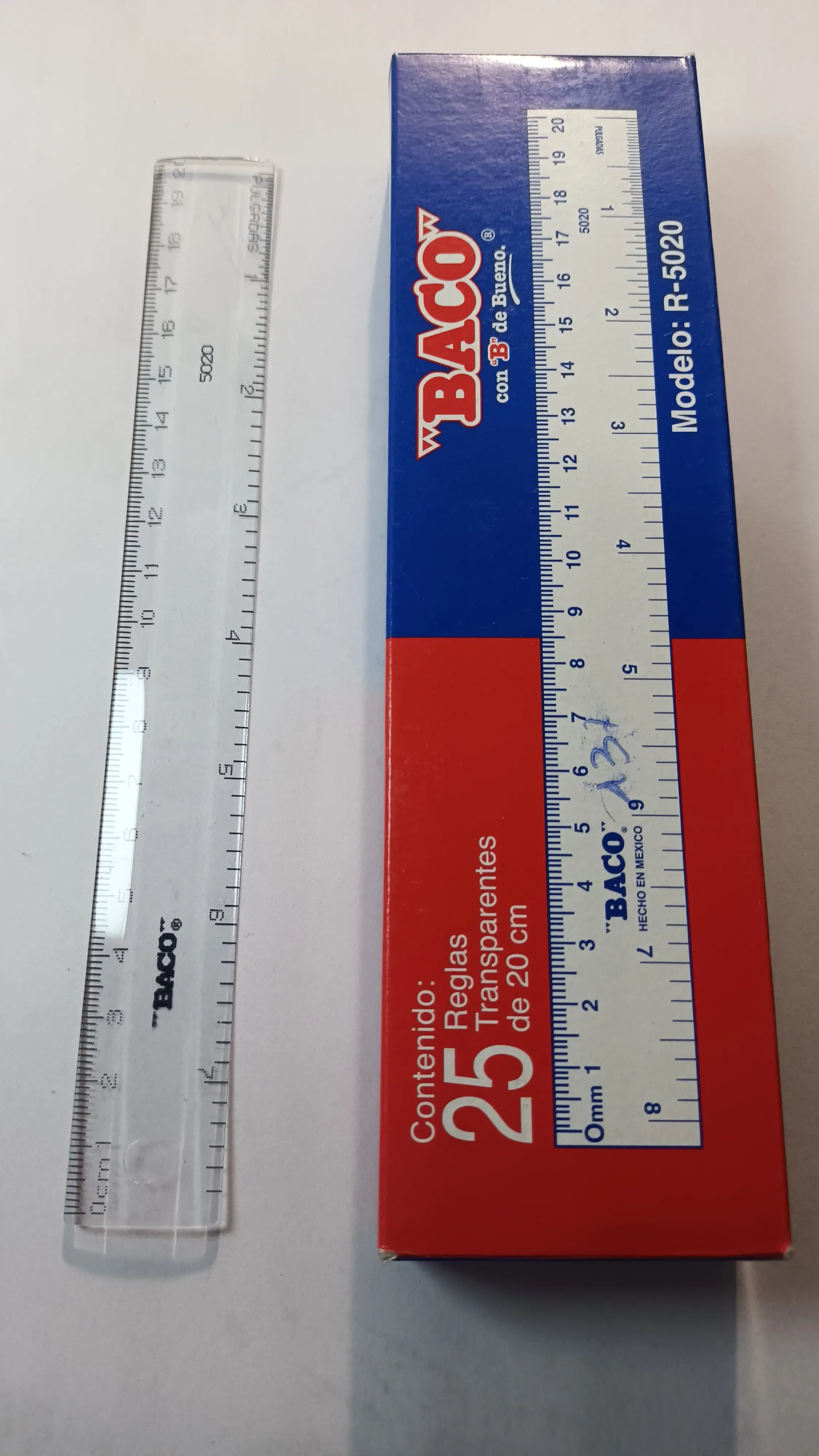 REGLA DE PLASTICO 20 CM BACO
