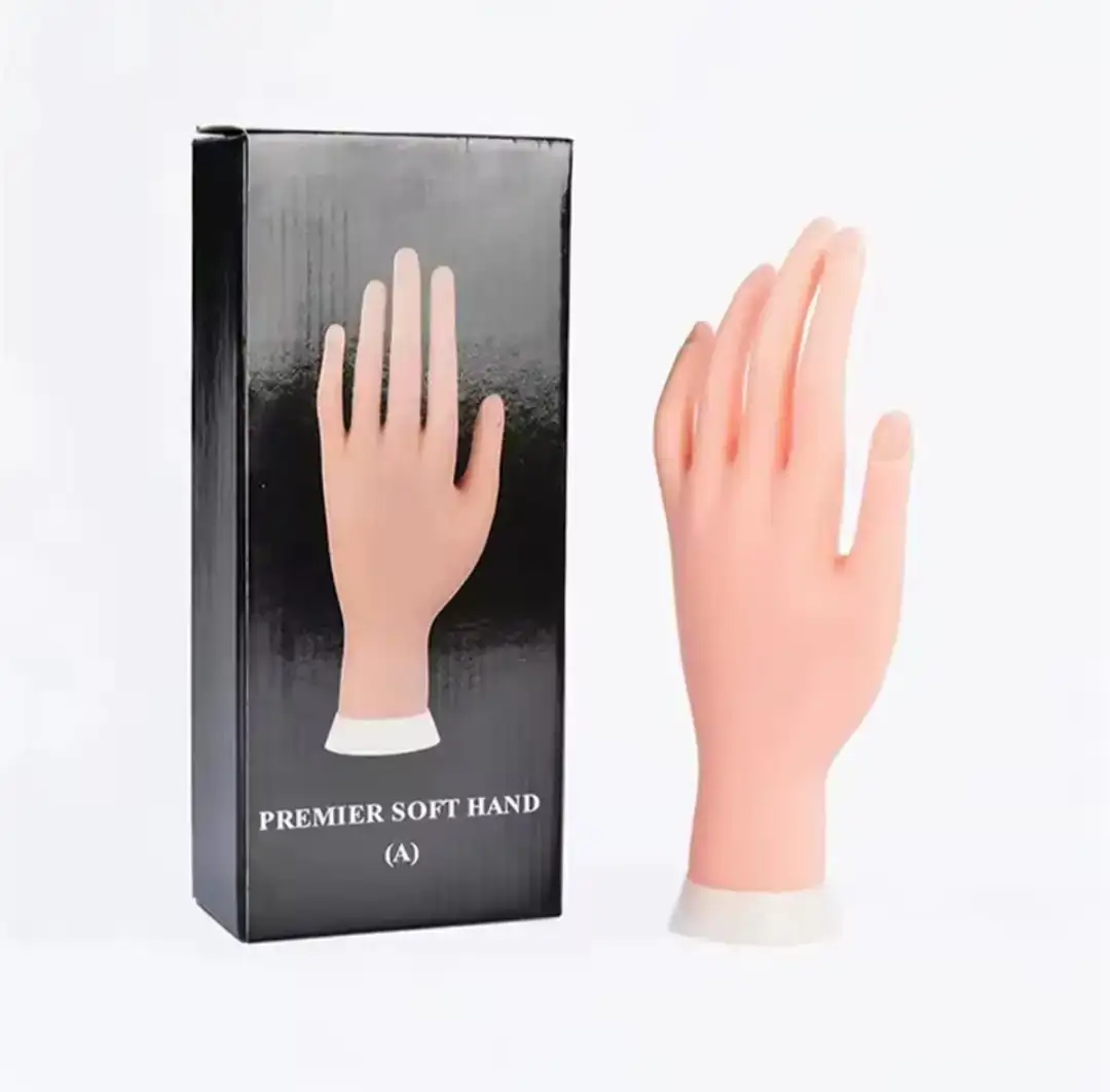 Mano para Práctica de Uñas