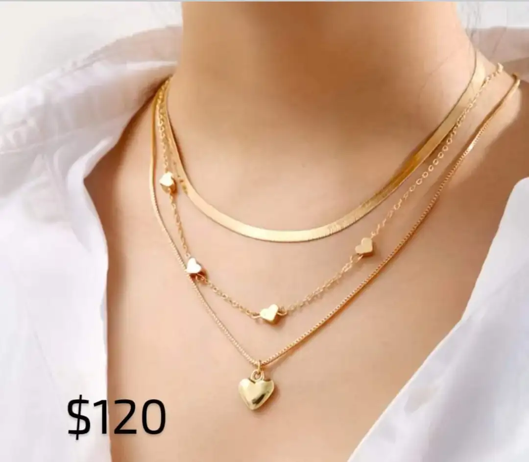 Collar triple de corazones