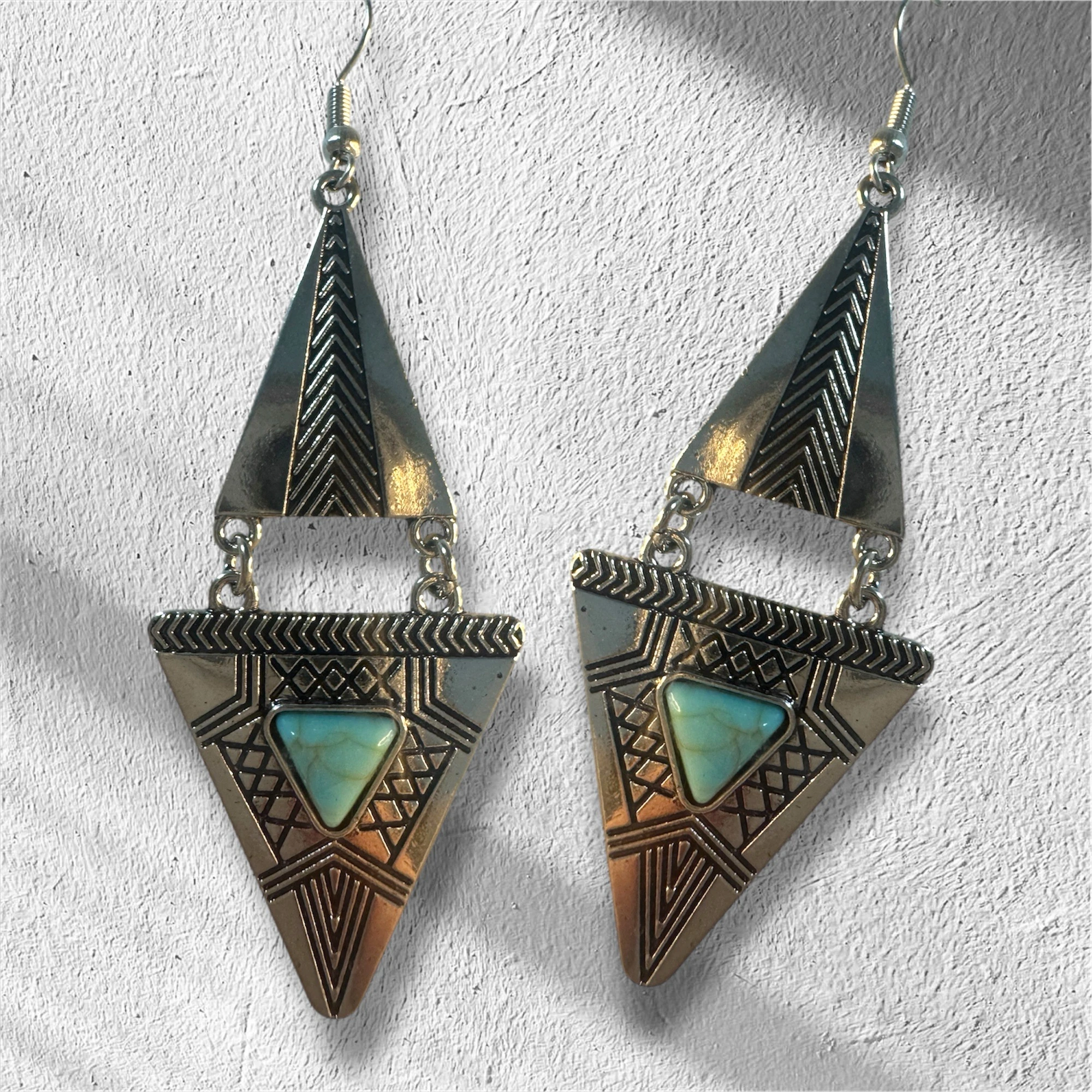 Pendientes con diseño geométrico 