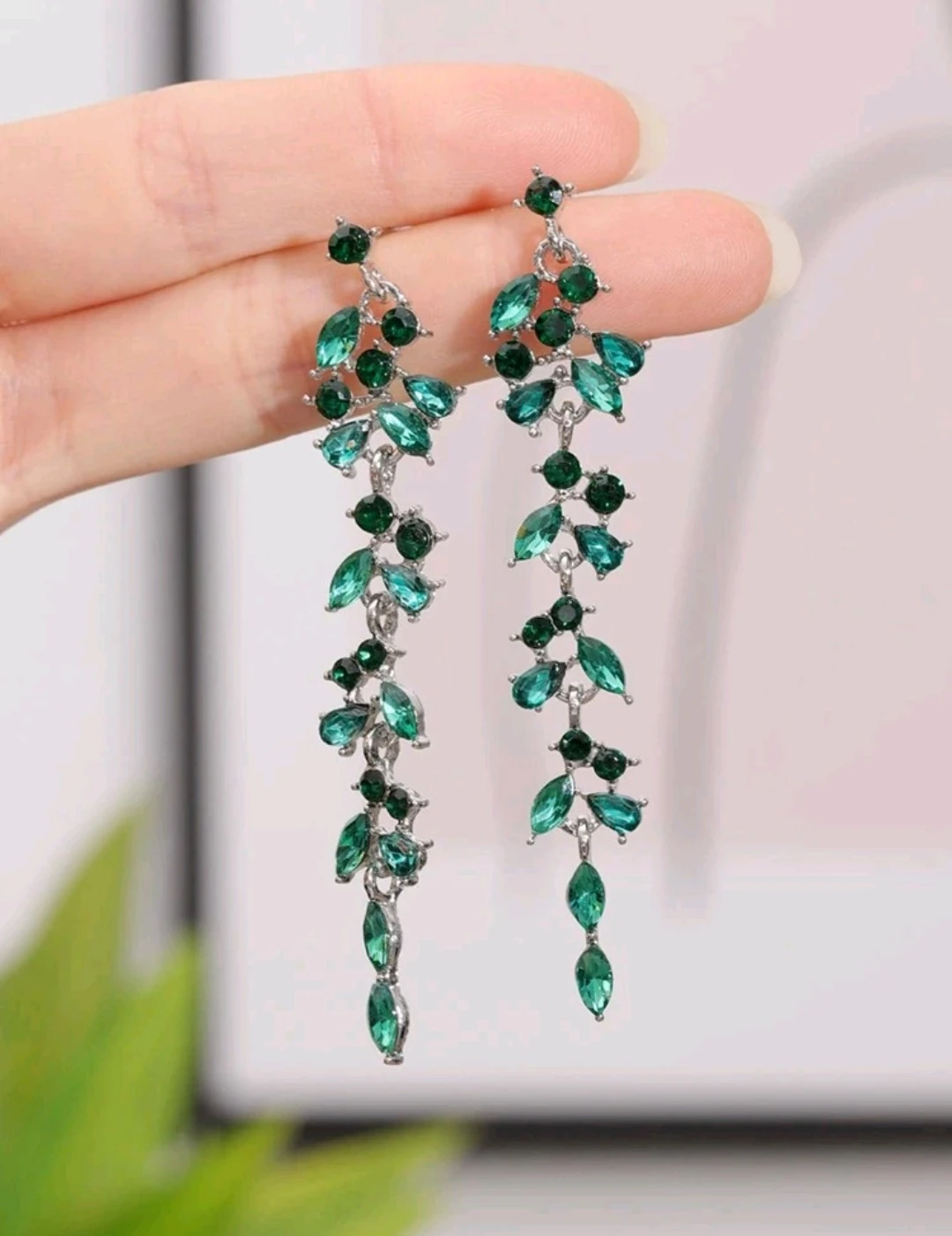 Aretes largos verdes