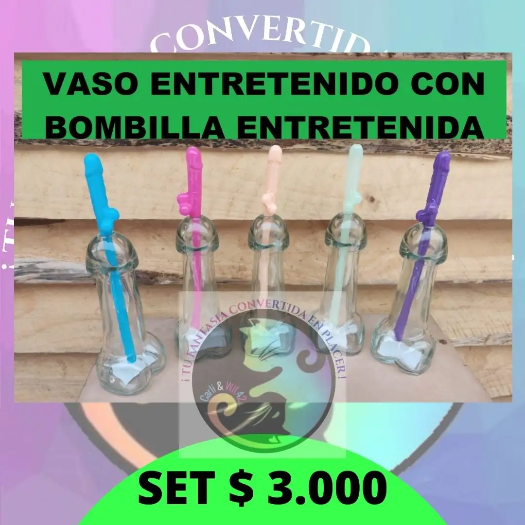 Vaso con bombilla en forma de pene