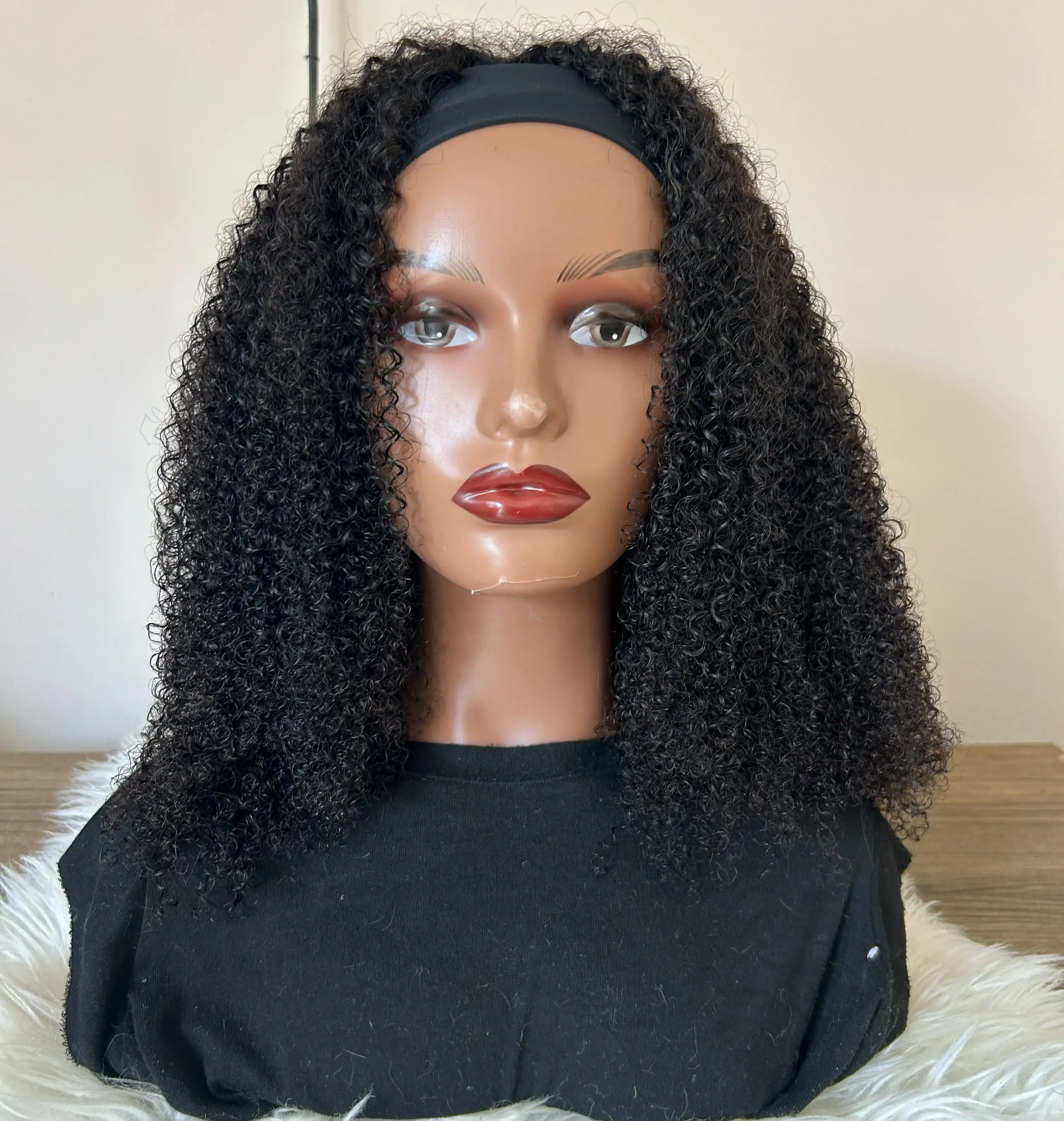 Peluca con diadema kinky Afro de 22” 3