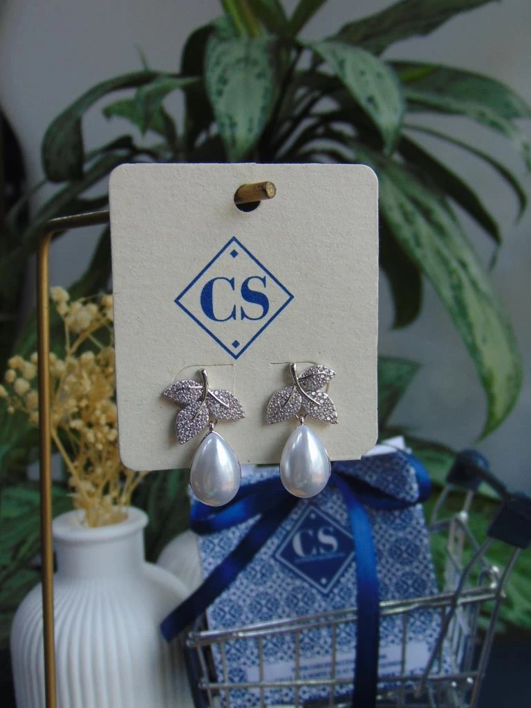 ARETES RODIO PLATE HOJA LAGRIMA PERLA 