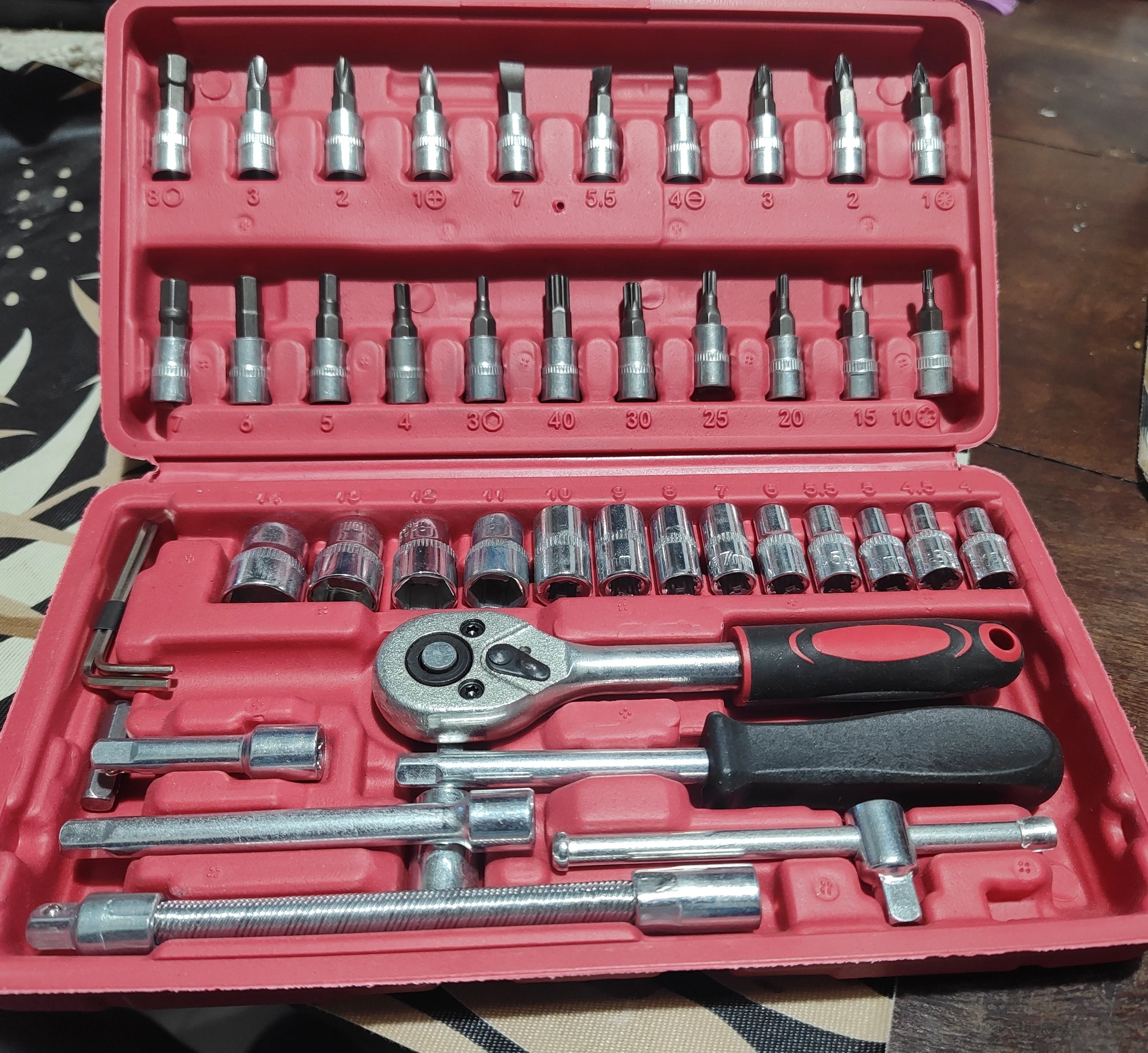 Caja de tubos chica, 46 piezas, standart, encastre 1/4 2