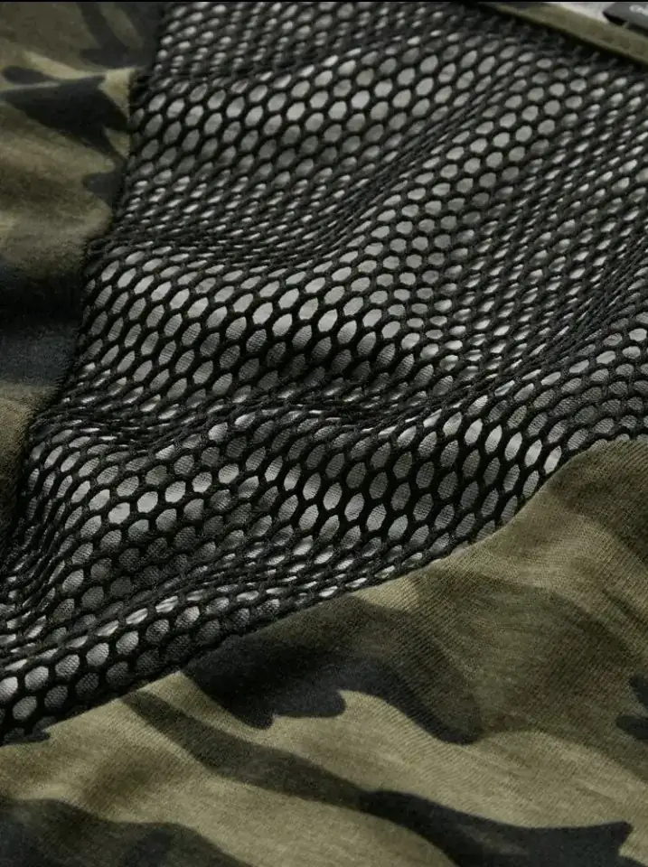 Camiseta de malla con estampado de camuflaje 4