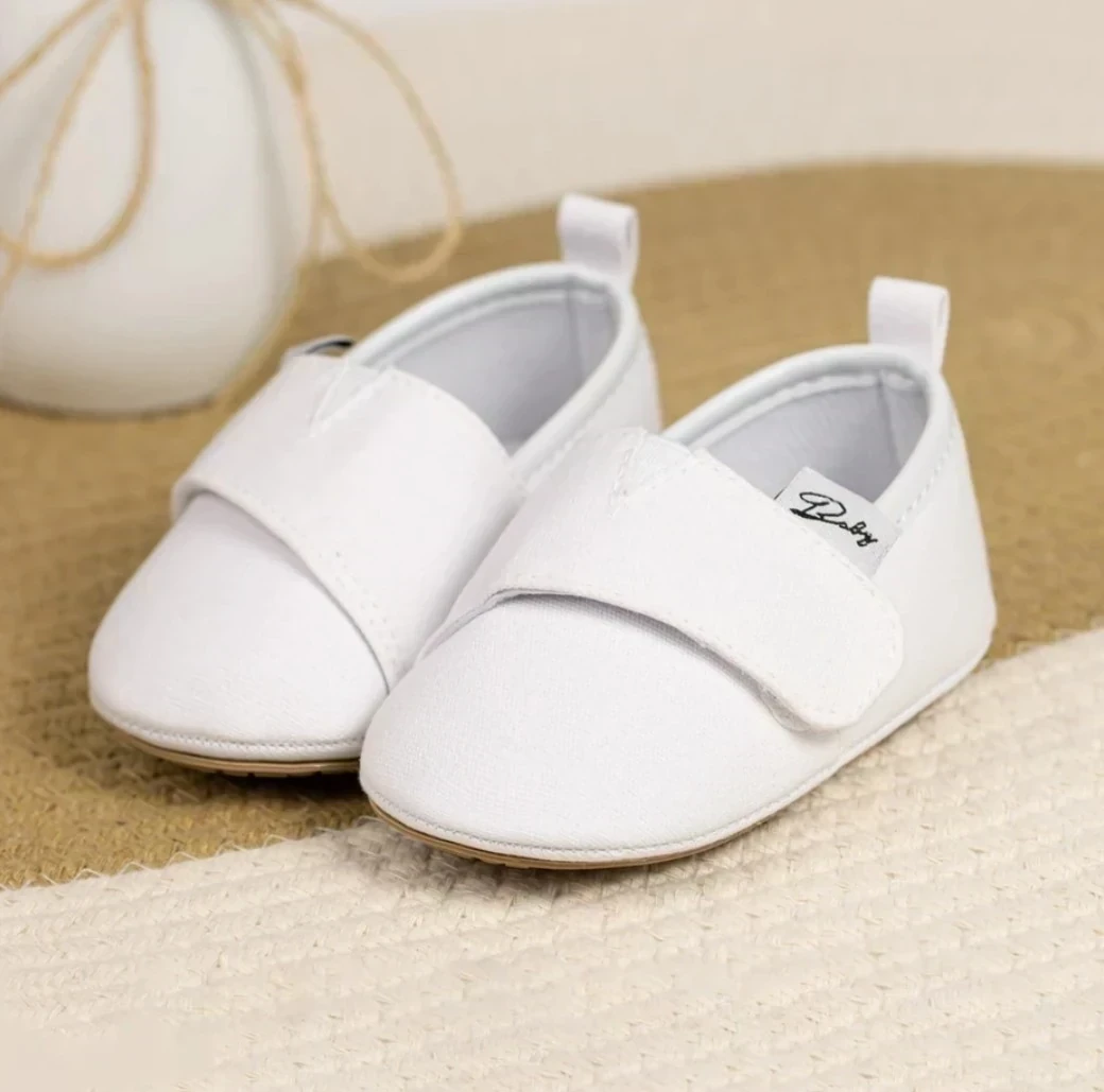 ZAPATITOS BLANCOS 2
