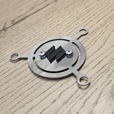  Gixxer 250 tapa filtro arranque acero cromado logo 3d negro ML