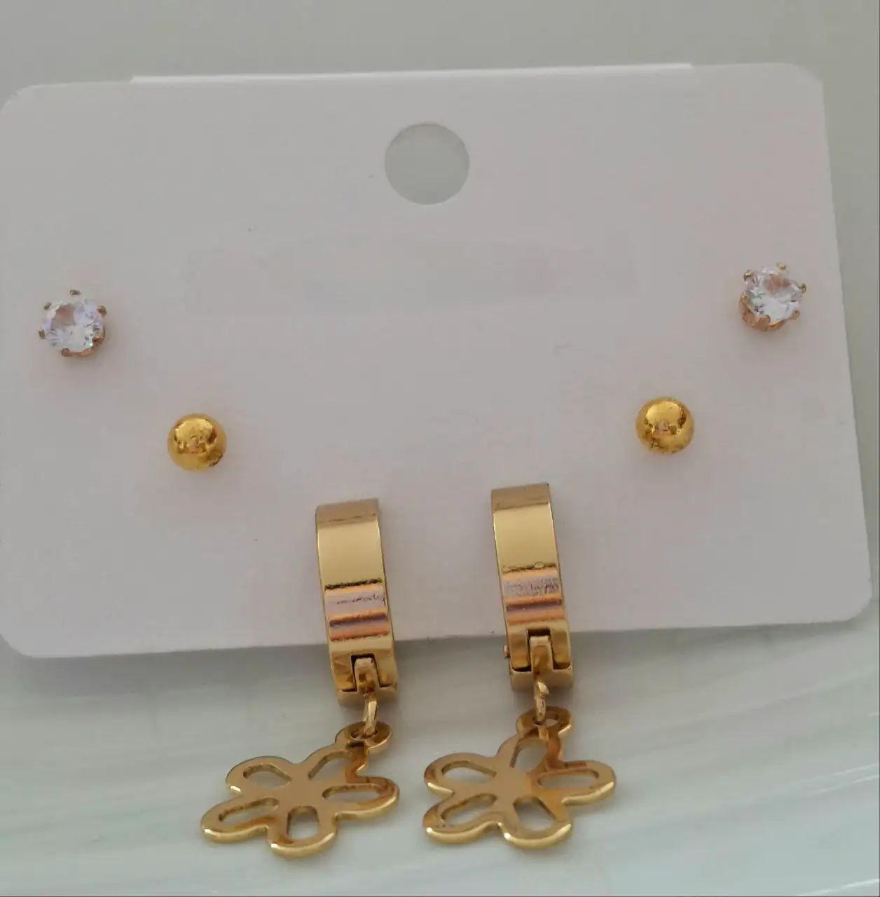Set x3 Pares de Aretes Flor Margarita REF: J08 2