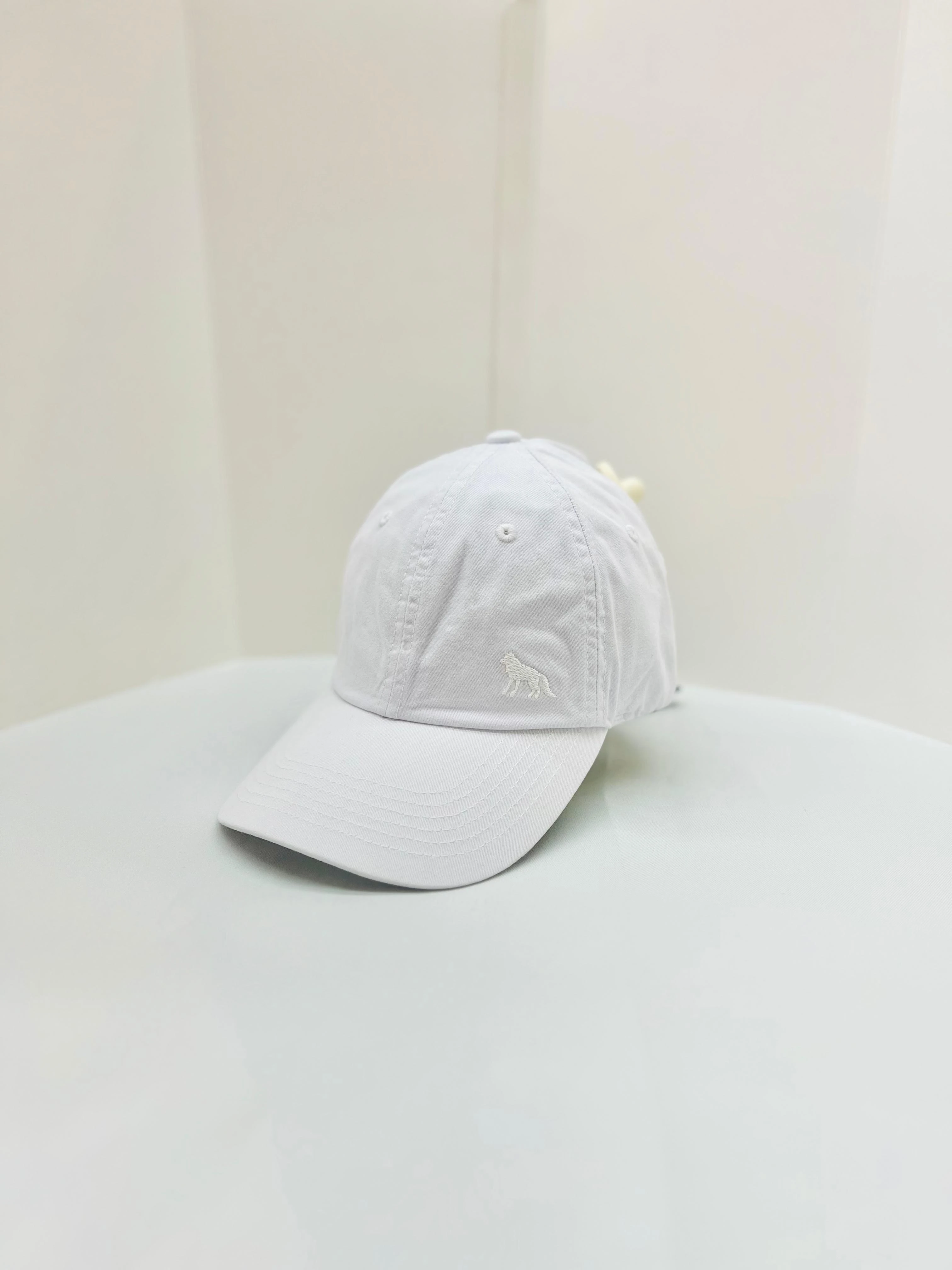 BONÉ ACOSTAMENTO COM LOGO BORDADA 
