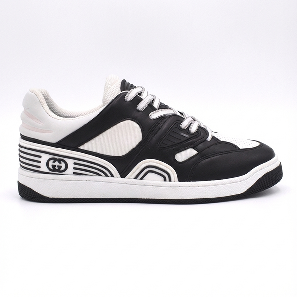 Tenis y Zapatos