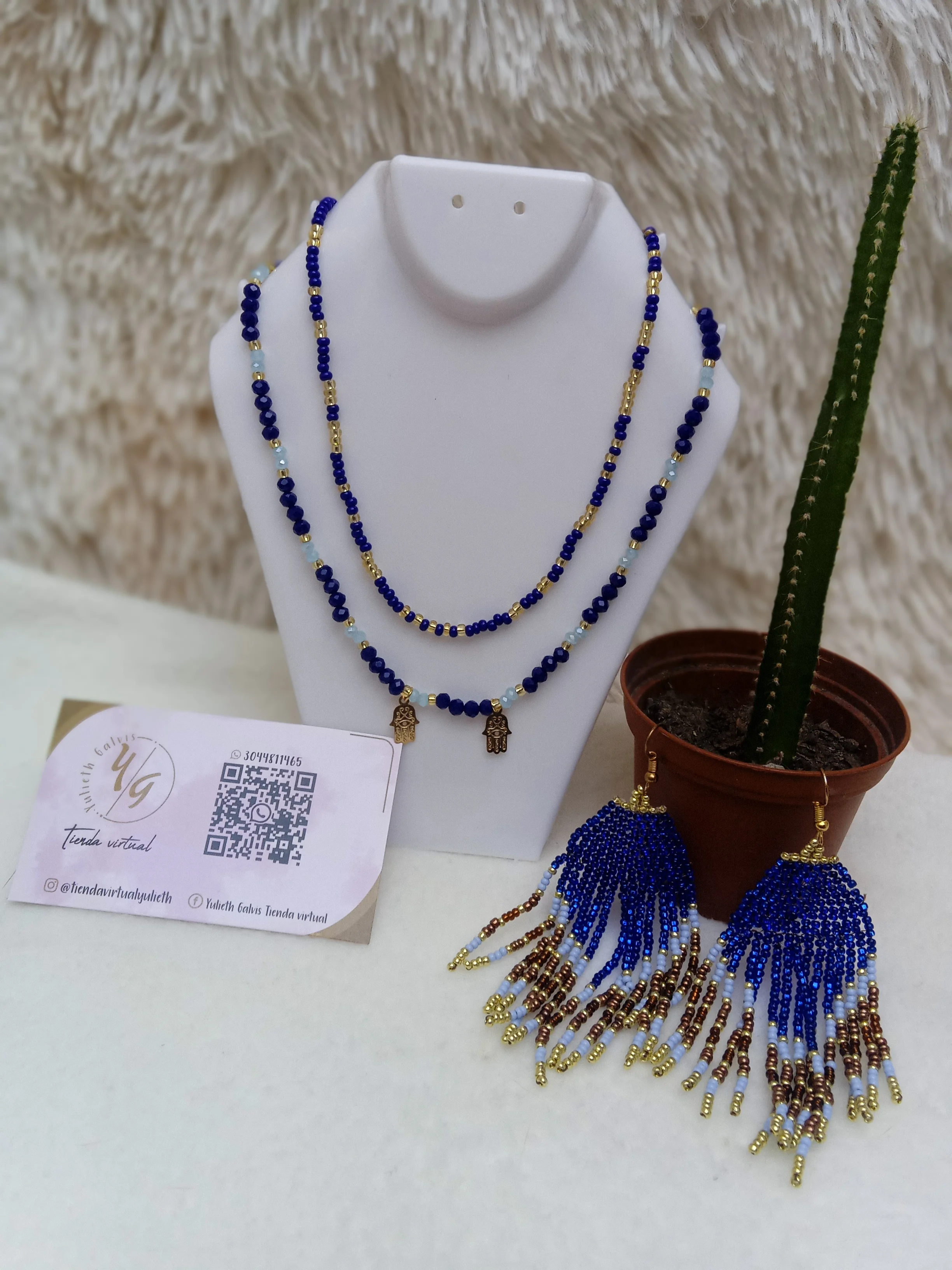 COLLAR TIPO SHOCKER + ARETES FLECOS
