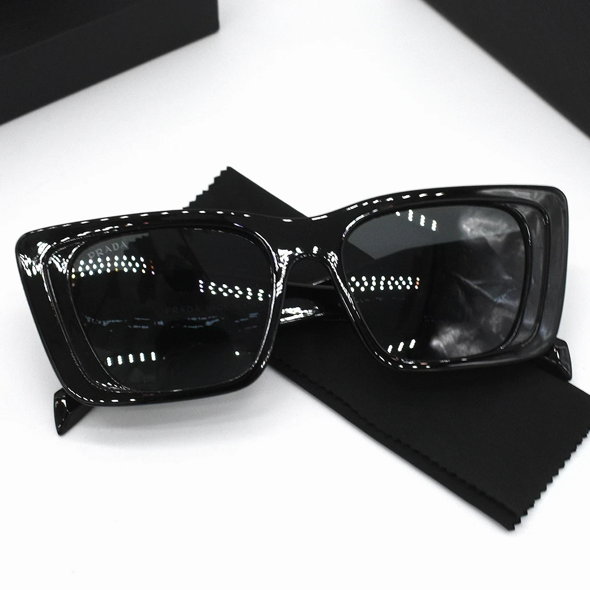 Lentes de Sol Prada SPR08Y 5