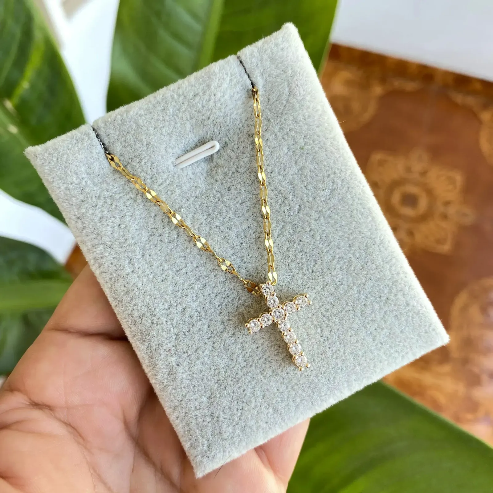 Cadena Y Dije En Acero Con Piedra Circon De Cruz Pequeña Blanca 2