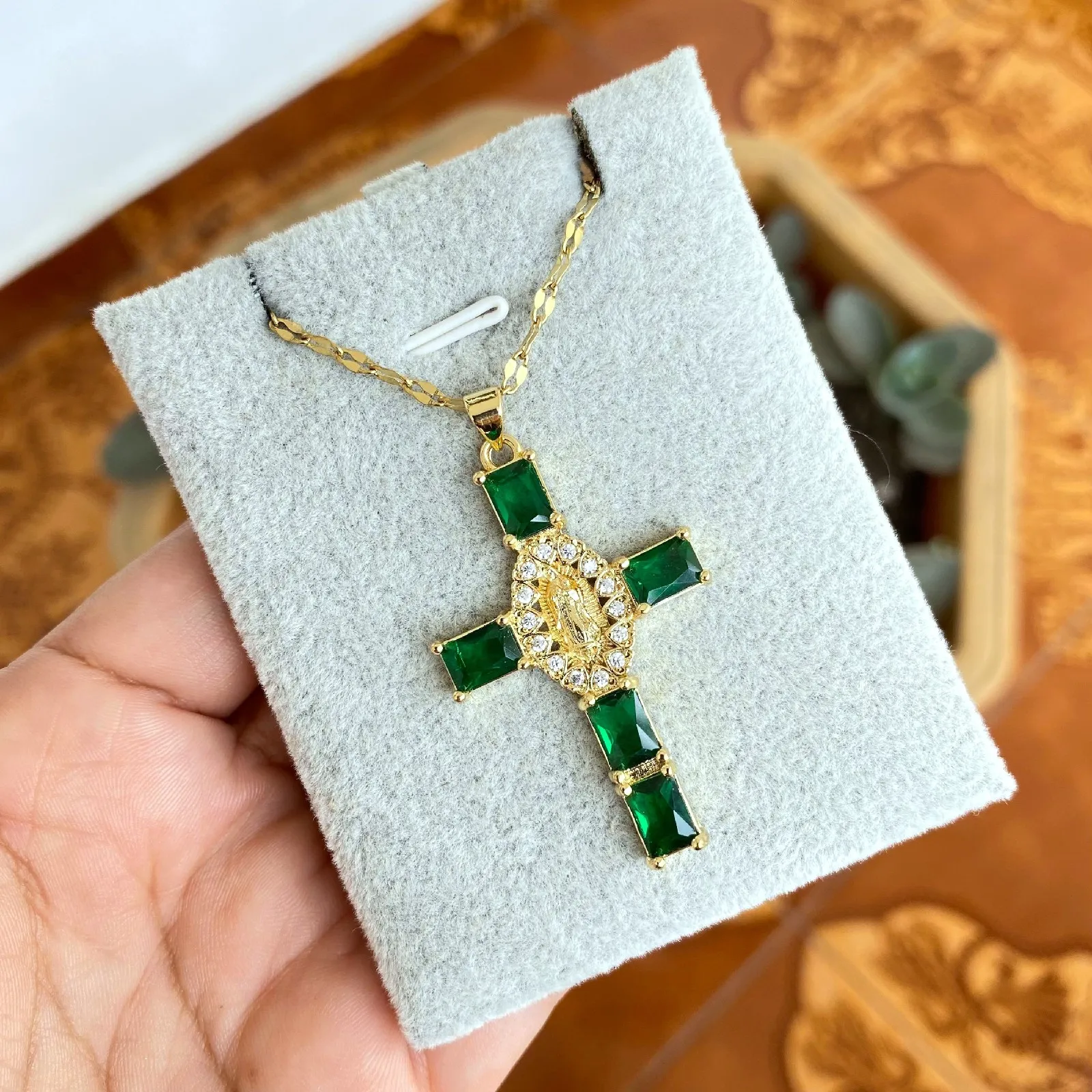 Cadena Y Dije En Acero Con Piedra Circon De Cruz Corazones Virgen De Guadalupe Verde 3