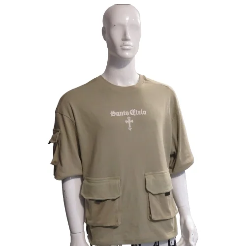 Playera beige de bolsas