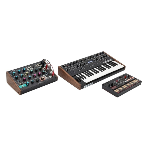 TECLADOS Y SINTETIZADORES