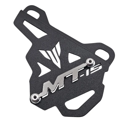 MT 15 / P. de Mordaza acero negro logo 3d cromado ML