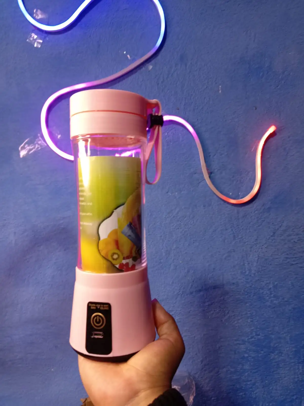 Mini licuadora portátil  2