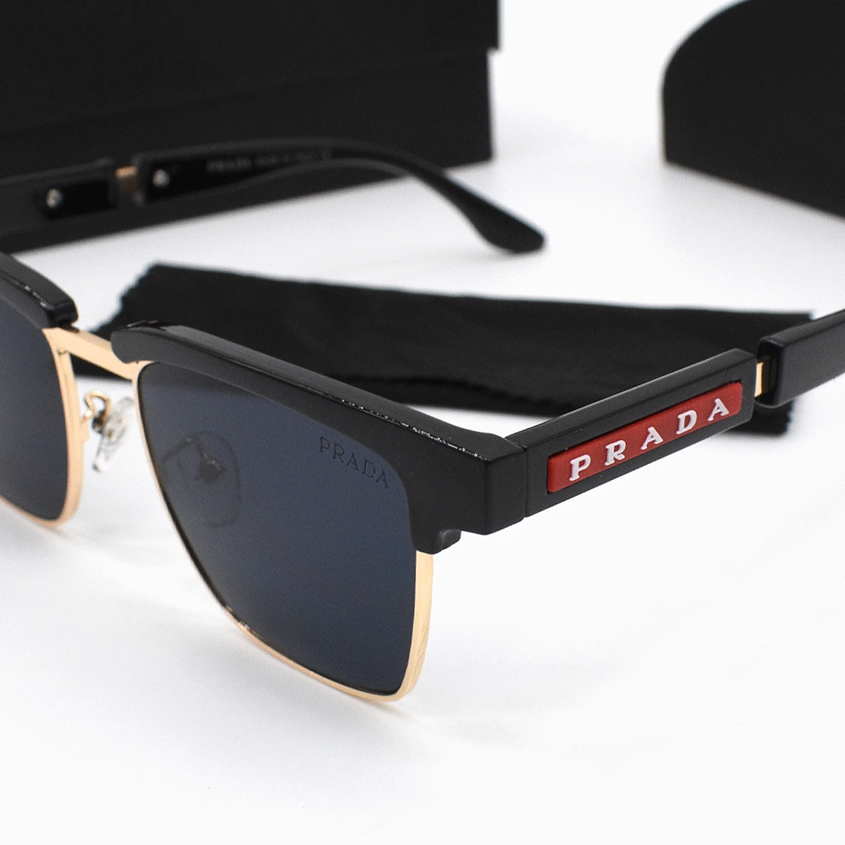 Lentes de Sol Prada 8