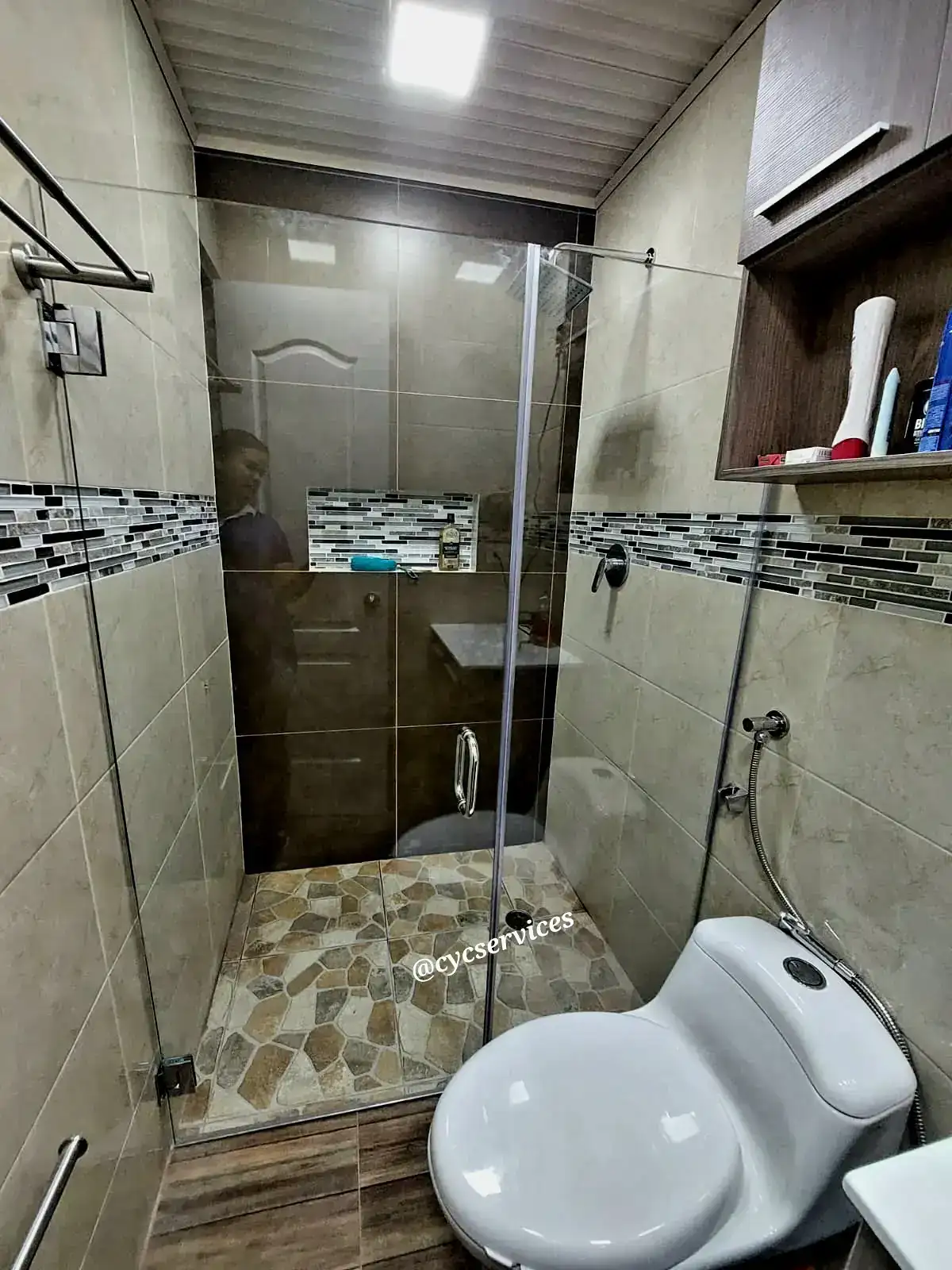 Puerta de baño Abatible 110cm 4