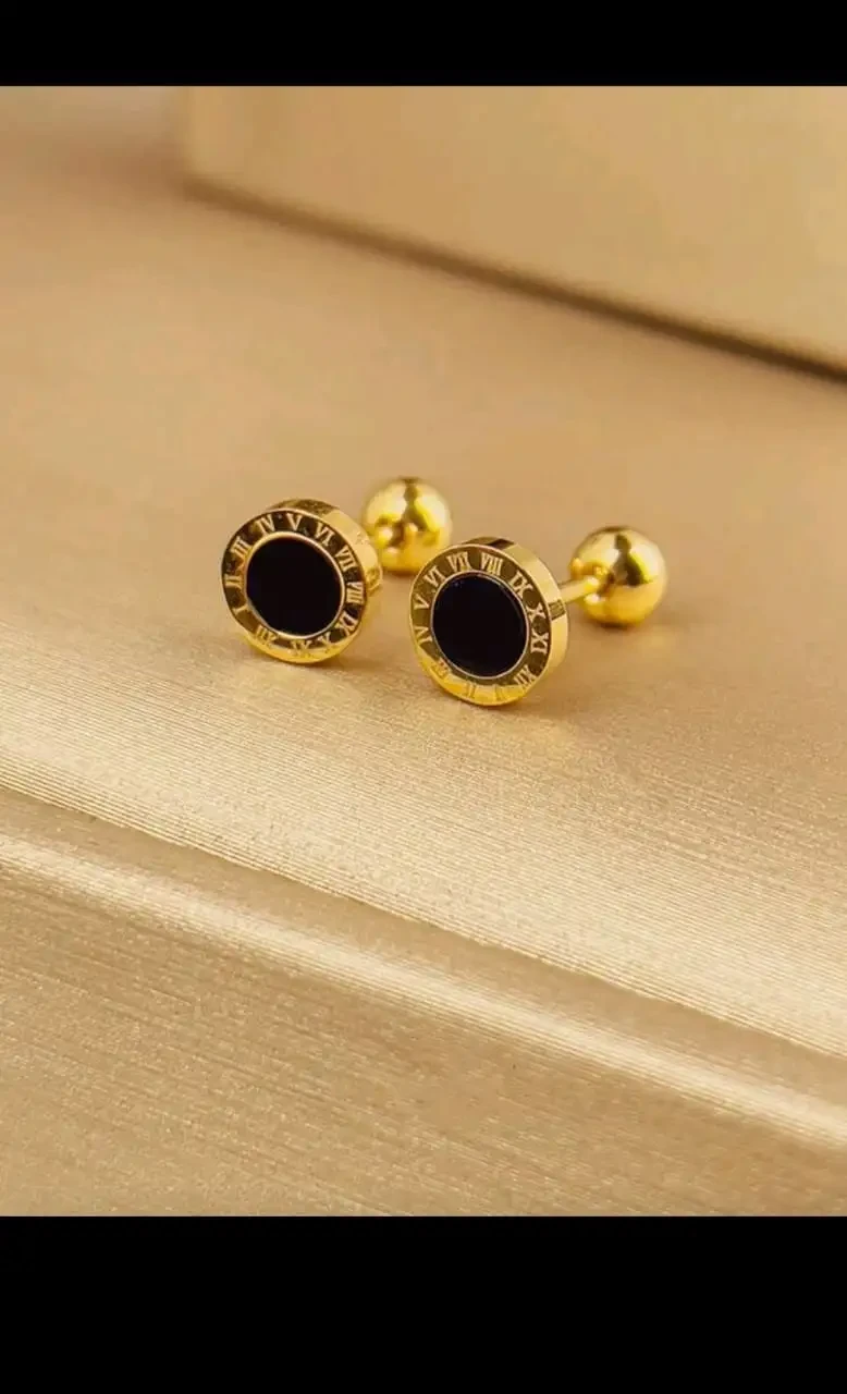 Zarcillos minimalistas estilo tachuelas