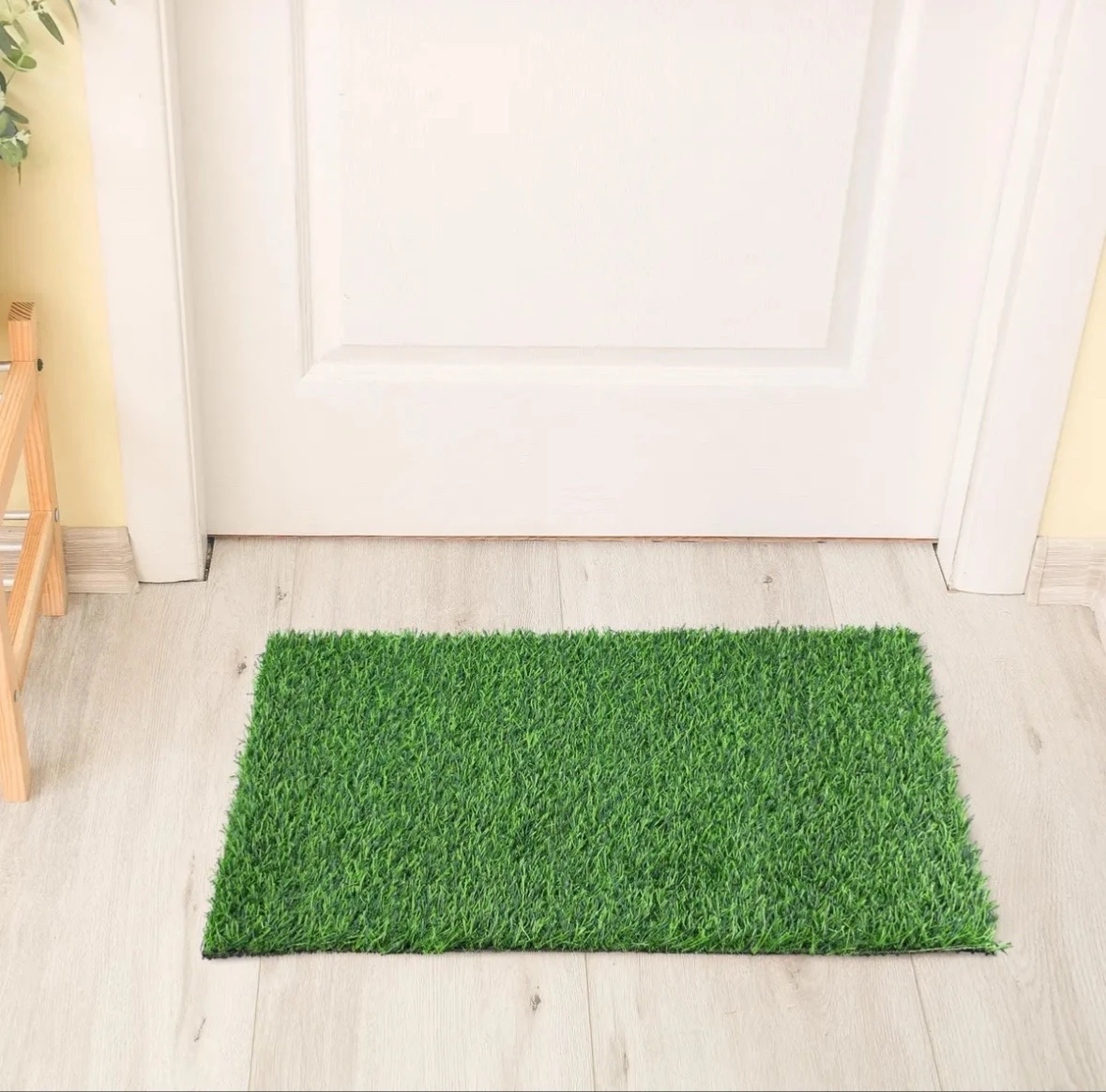 Pasto Sintético en Tapete 40 x 60 cm – Apariencia Natural y Base Antideslizante 5