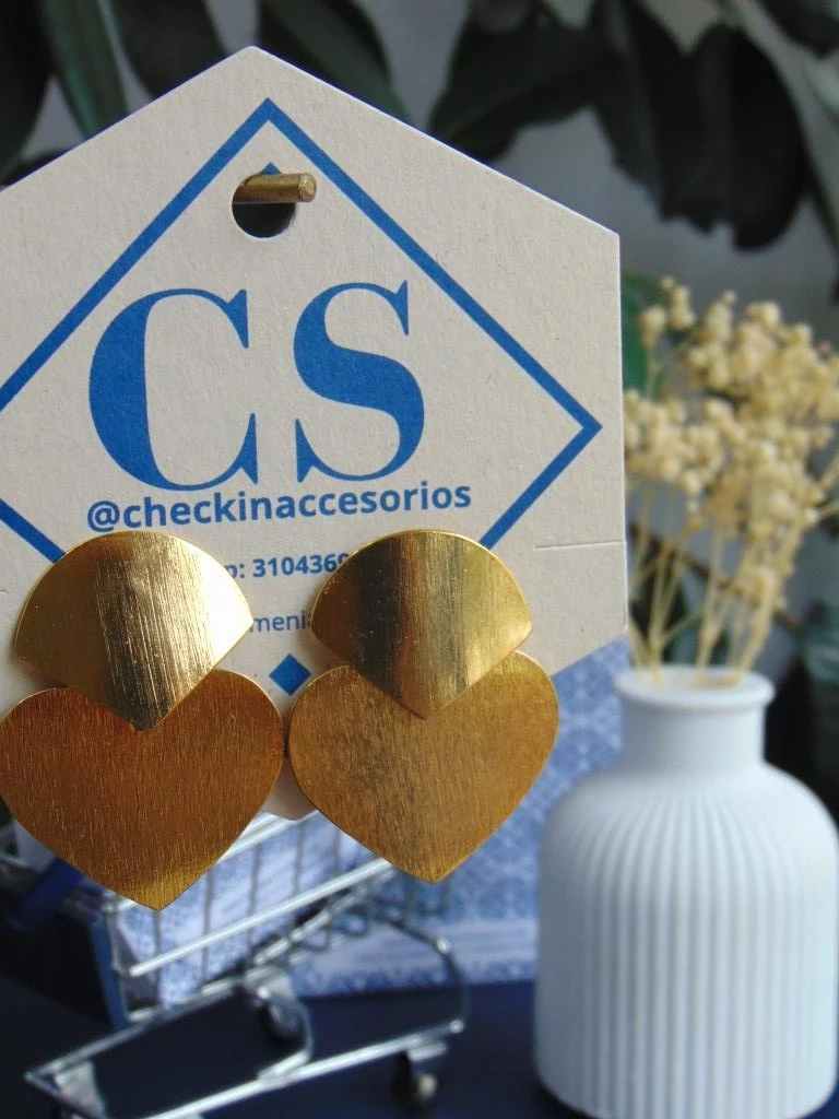 ARETES BAÑO DE ORO 24K 2 TIEMPOS ABANICO CORAZON  2