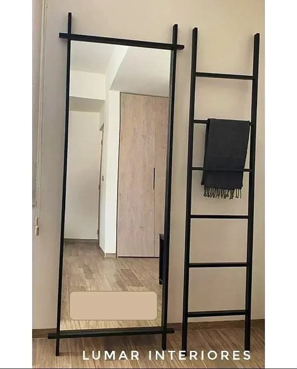 Espejo RUBI TONO NEGRO CON PERCHERO (Escalera) 3