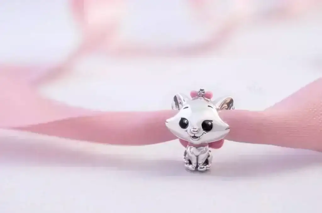 Charm Gata Aristogatos Marie  2