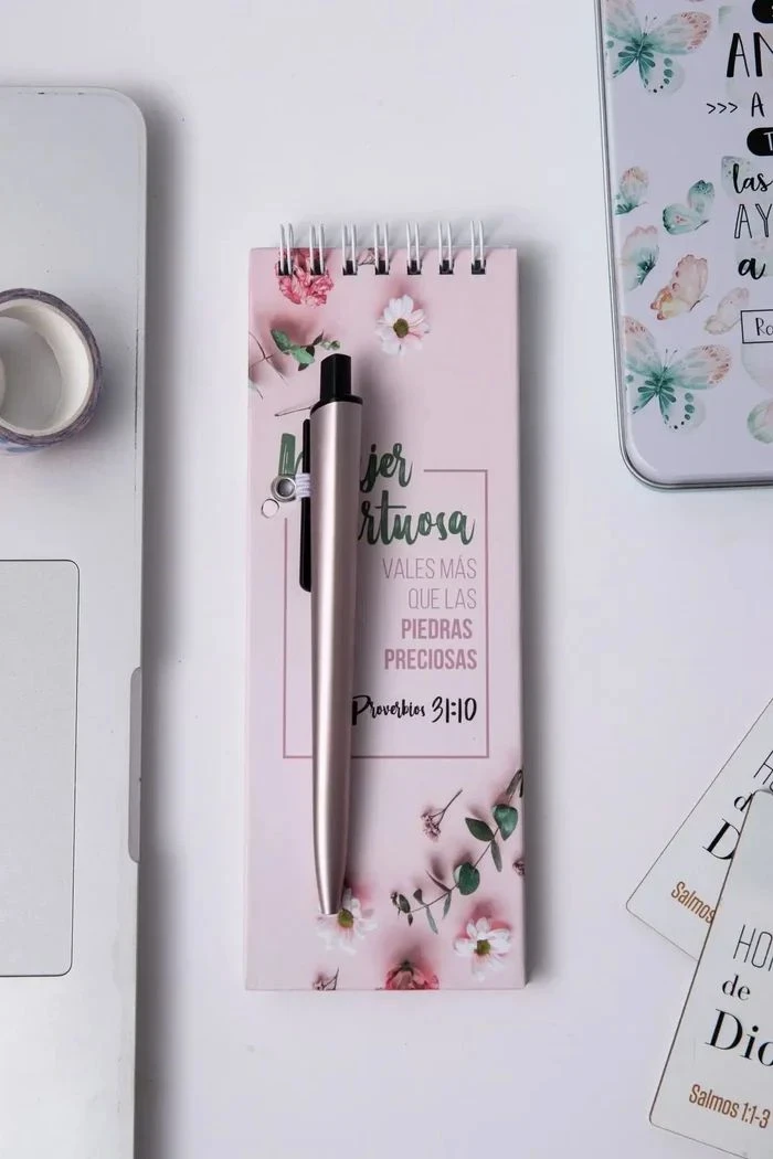 Libreta larga con lapicero Mujer virtuosa