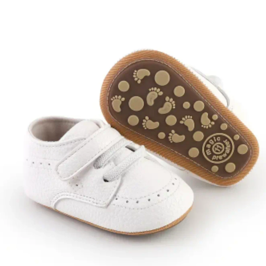 ZAPATITOS BLANCO CORDONES 3