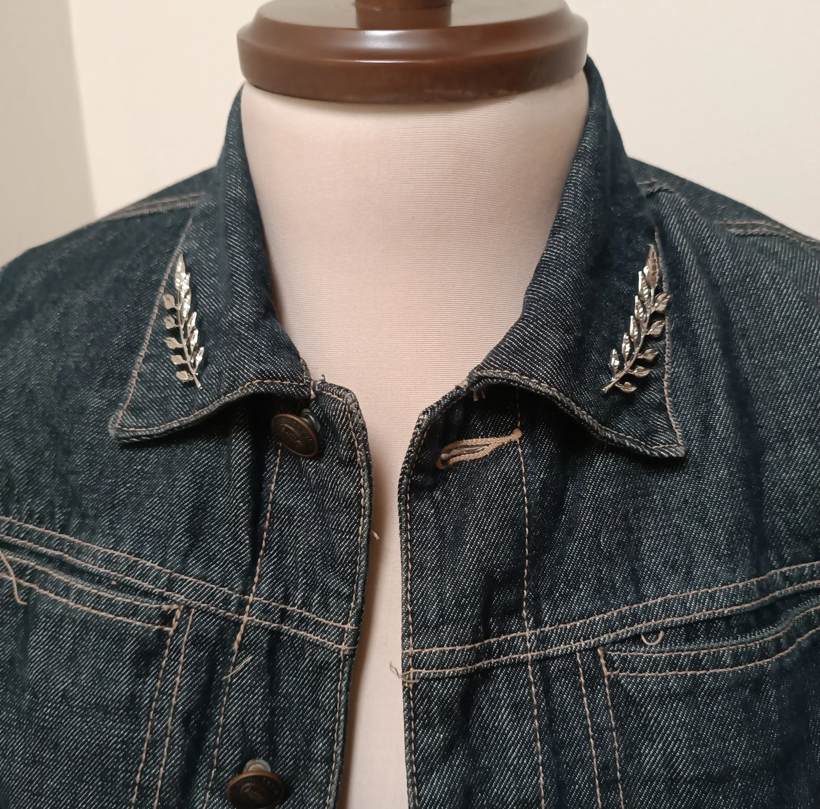 Pins en forma de laurel  3